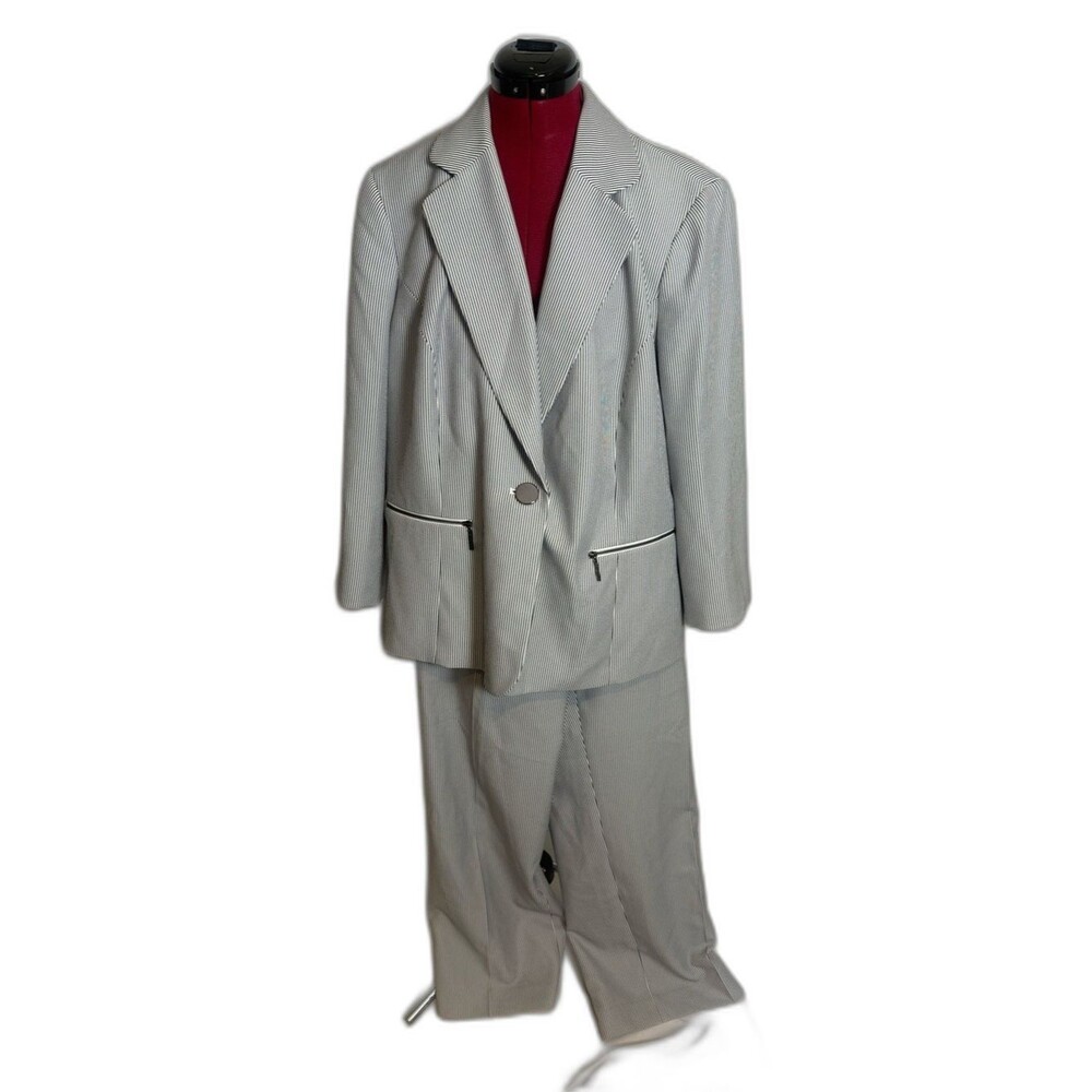 NWT Le Suit Pantsuit Size 18W Black & White Pinstriped 2-Piece Set Blazer & Pant
